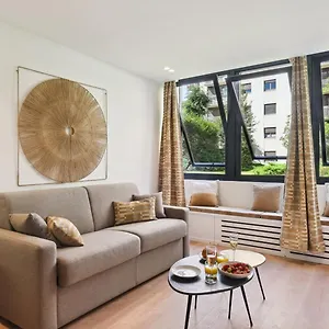 314 Monnier - Superb In Paris